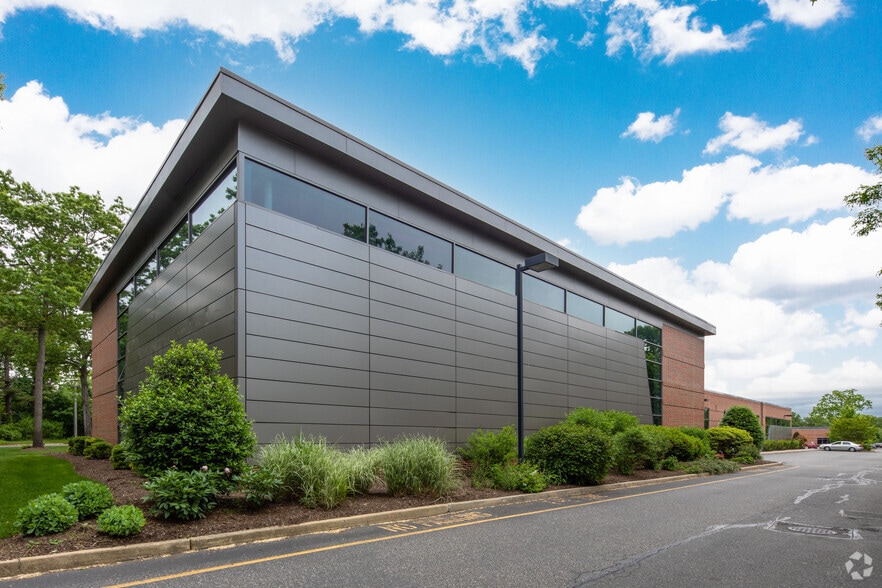 More Photos Of 5-10 Browns Rd, Nesconset Health Club For Lease