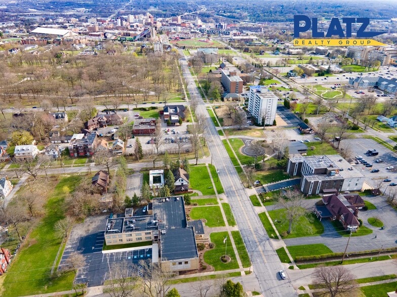 More Photos Of 1360 5th Ave, Youngstown Specialty For Sale