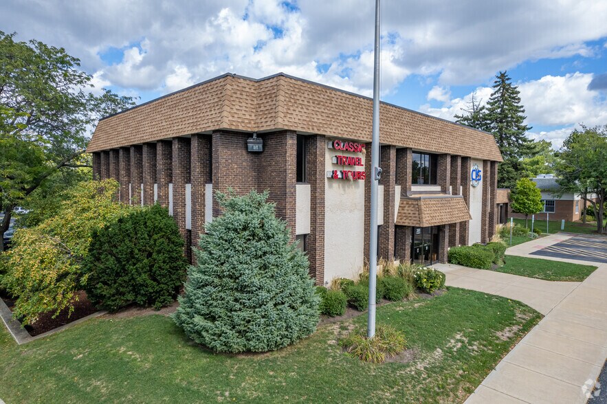 Primary Photo Of 261 E Lake St, Bloomingdale Office For Lease