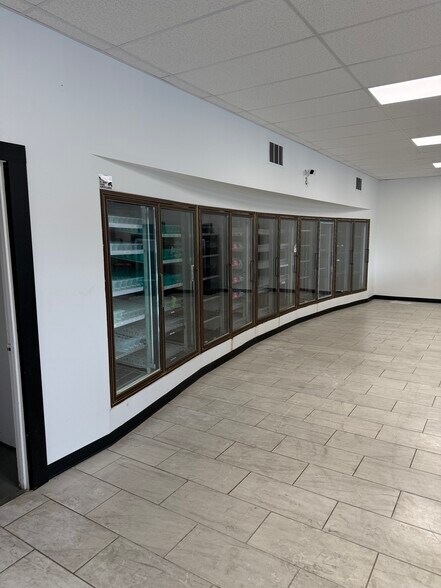 More Photos Of 1929 Clay St, Kissimmee Convenience Store For Lease