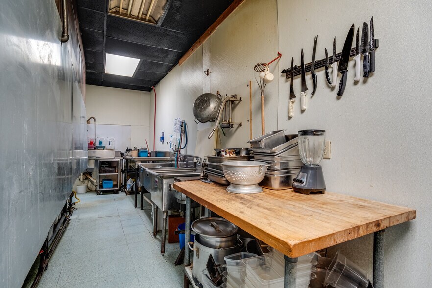 More Photos Of 7789 US-83, Wheeler General Retail For Sale