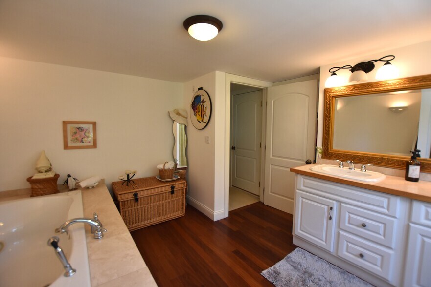 More Photos Of 146 Calef Hwy, Barrington Flex For Sale