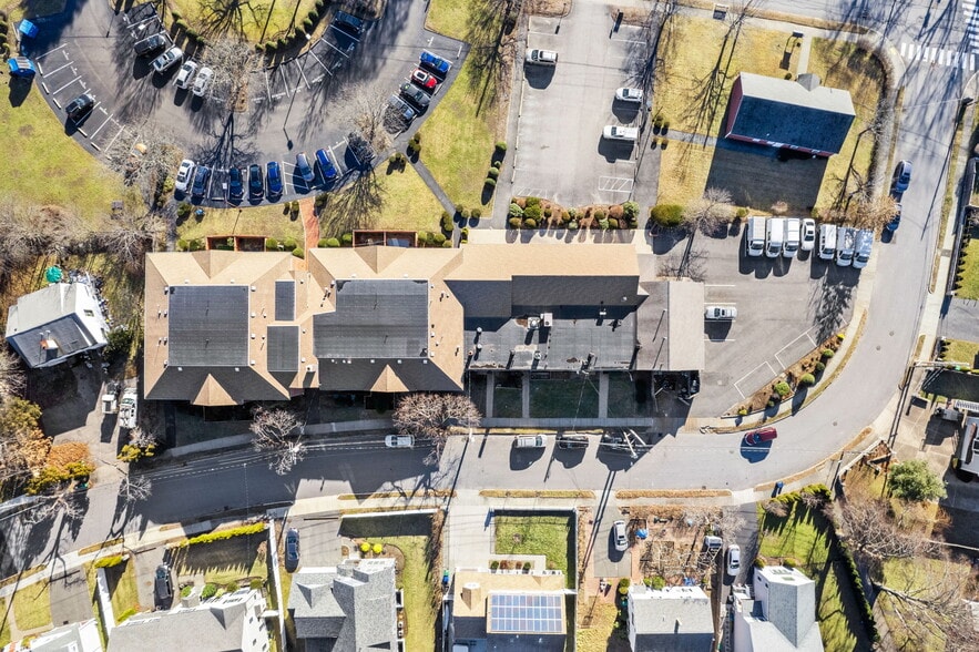 More Photos Of 655 Saw Mill Brook Pky, Newton General Retail For Sale