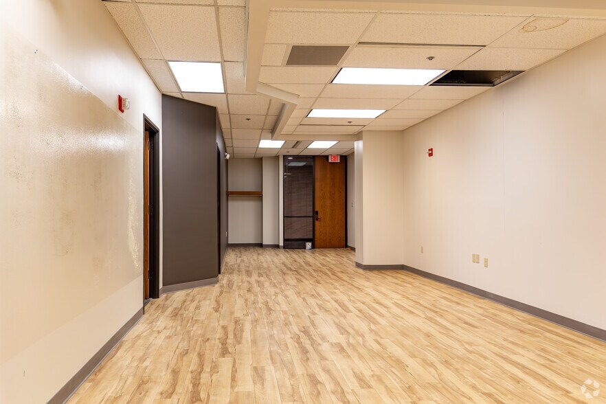 More Photos Of 100 E Campus View Blvd, Columbus Unknown For Lease