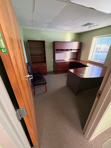 More Photos Of 111 Capital Ct, Nicholasville Warehouse For Lease