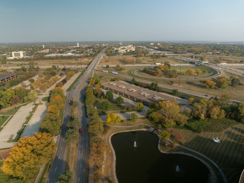 More Photos Of 5500 Westown Pky, West Des Moines Office For Lease