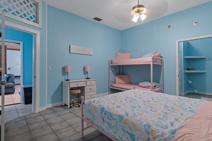 More Photos Of 8301 Congress St, Port Richey Flex For Sale