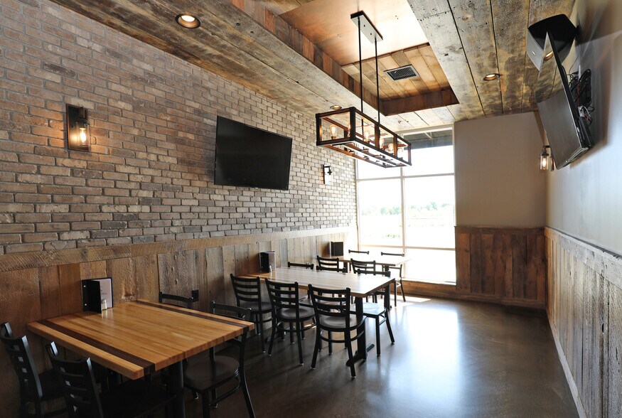 More Photos Of 1710 Crossings Blvd, Shakopee Restaurant For Sale