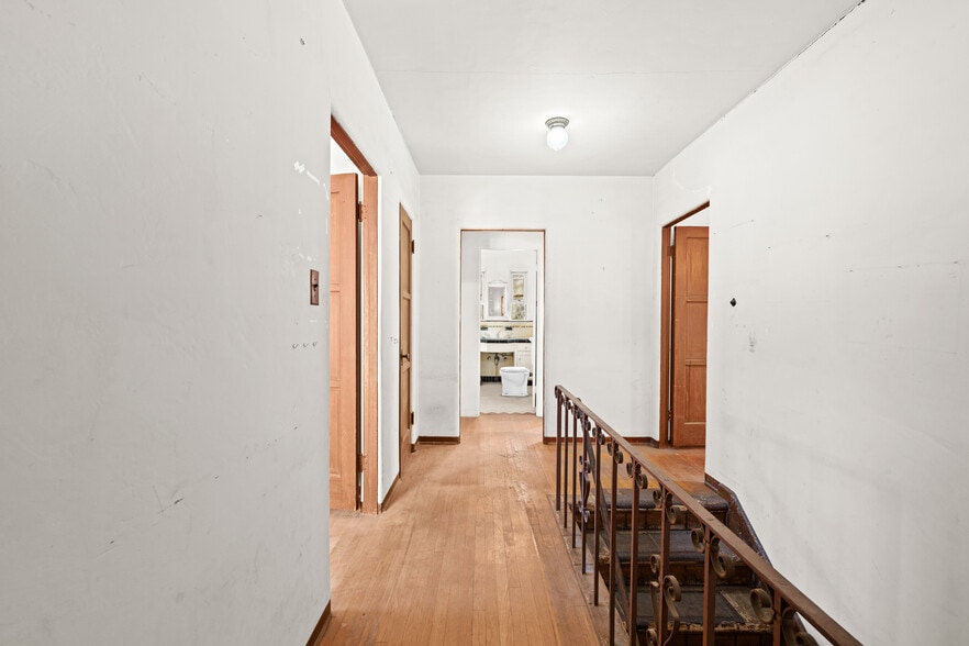 More Photos Of 2106 Valentine St, Los Angeles Apartments For Sale