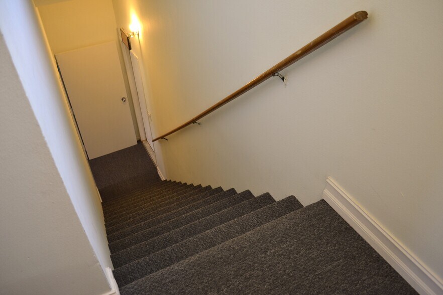 More Photos Of 217 W Seminole Ave, Melbourne Office For Lease