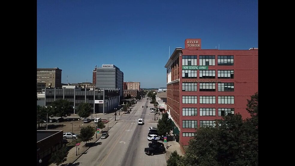 More Photos Of 1108 3rd Ave, Huntington Office For Sale