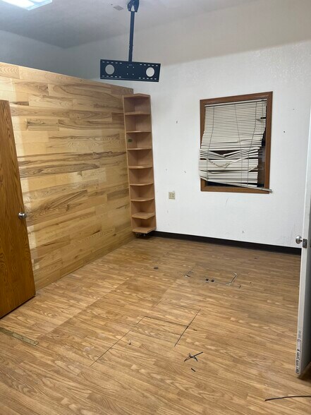 More Photos Of 8307 California City Blvd, California City Office For Sale