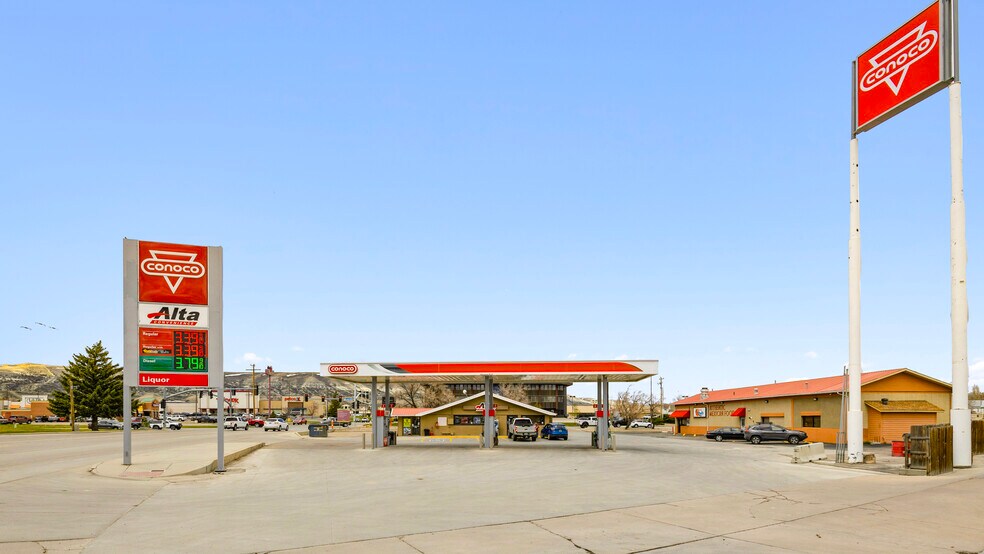 More Photos Of 2506 Dewar Dr, Rock Springs Service Station For Sale