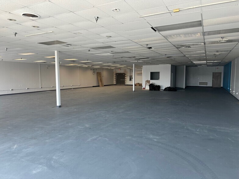 More Photos Of 3425-3523 N University St, Peoria General Retail For Sale