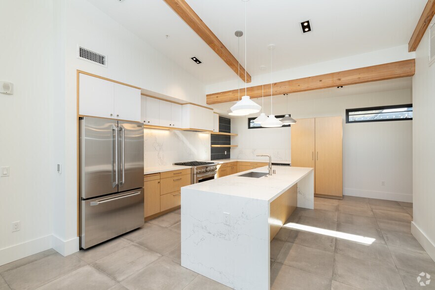 More Photos Of 330 S Cedros Ave, Solana Beach Apartments For Lease