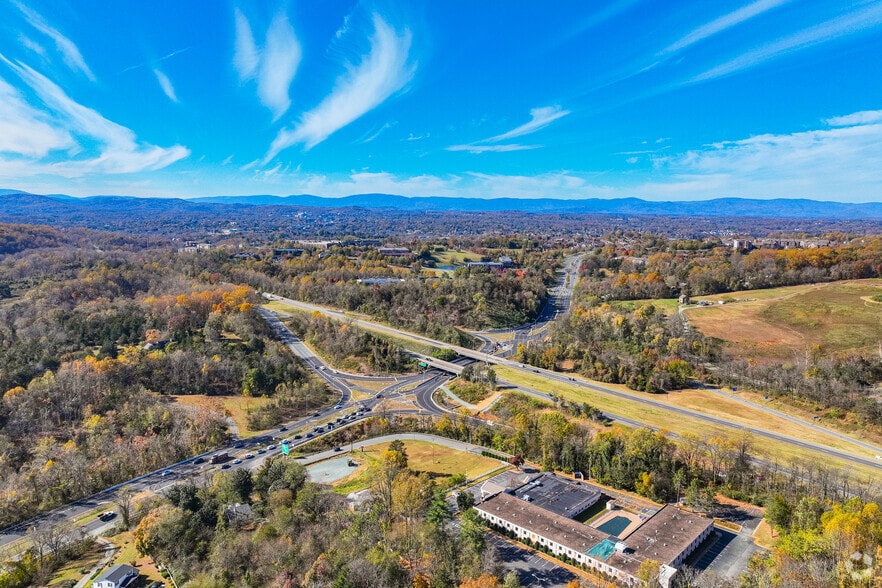 More Photos Of 1791 Richmond Rd, Charlottesville Restaurant For Lease