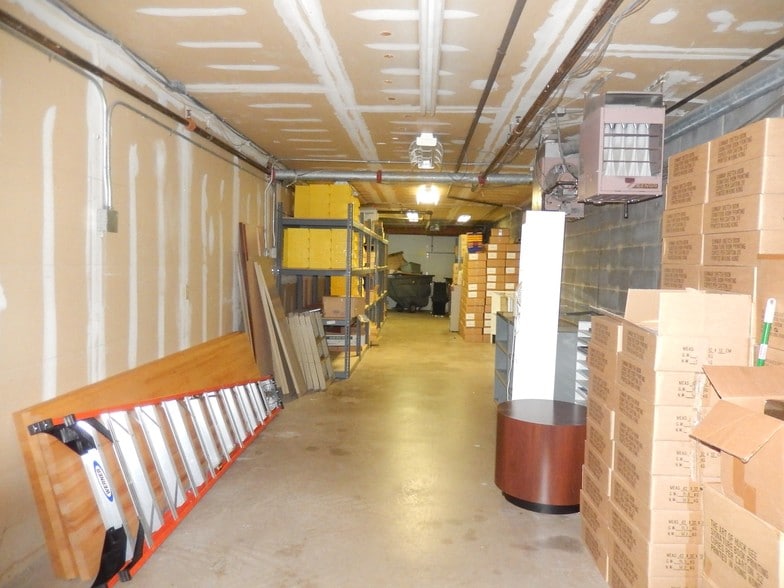 More Photos Of 400 Chapel Rd, South Windsor Light Manufacturing For Sale