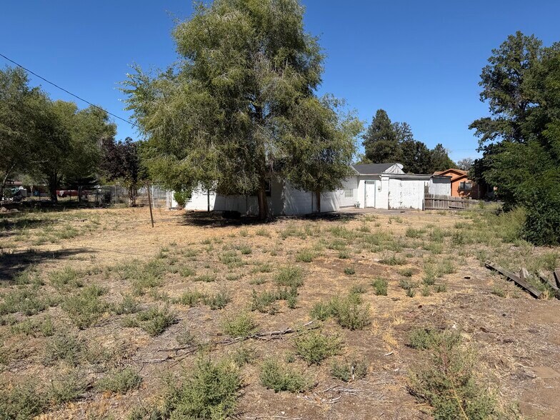More Photos Of 240 NW Birch Ave, Redmond Land For Sale