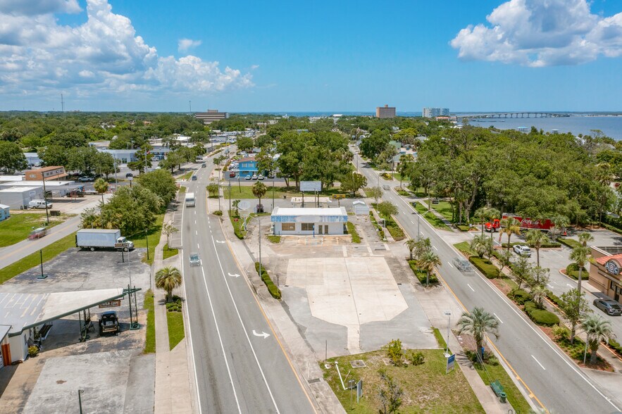 More Photos Of 1220 S Washington Ave, Titusville Convenience Store For Lease
