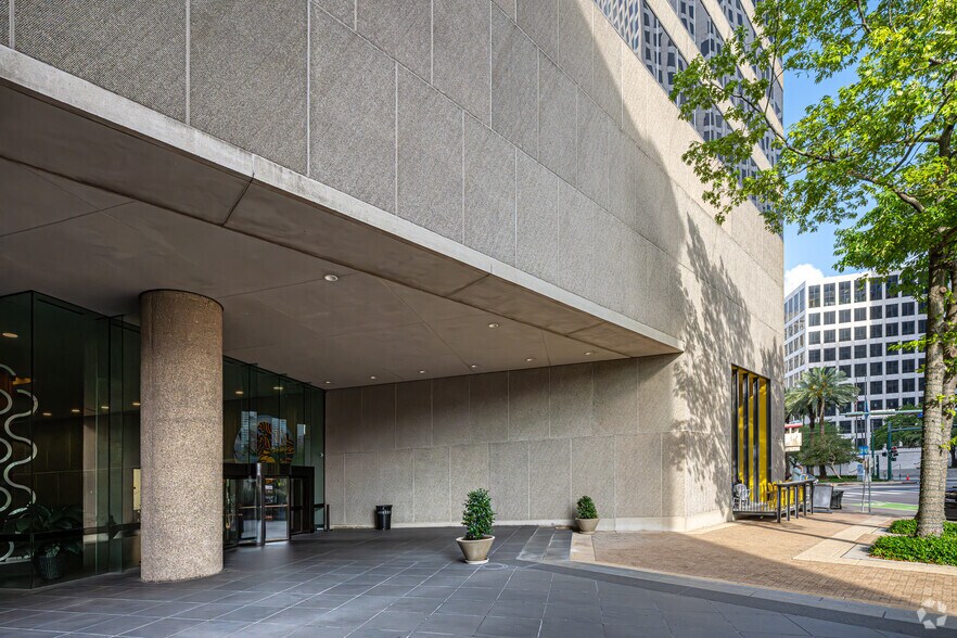 More Photos Of 650 Poydras St, New Orleans Coworking Space