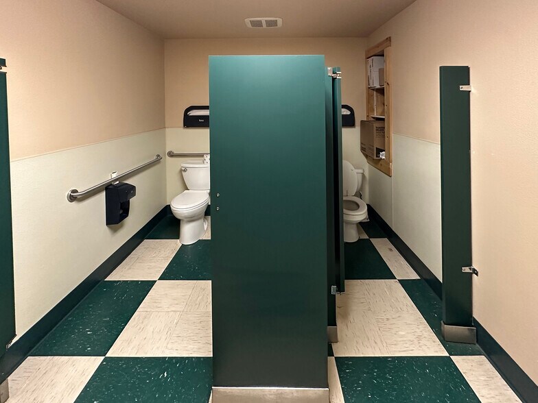 More Photos Of 126 Dinsmore Dr, Fortuna Freestanding For Sale