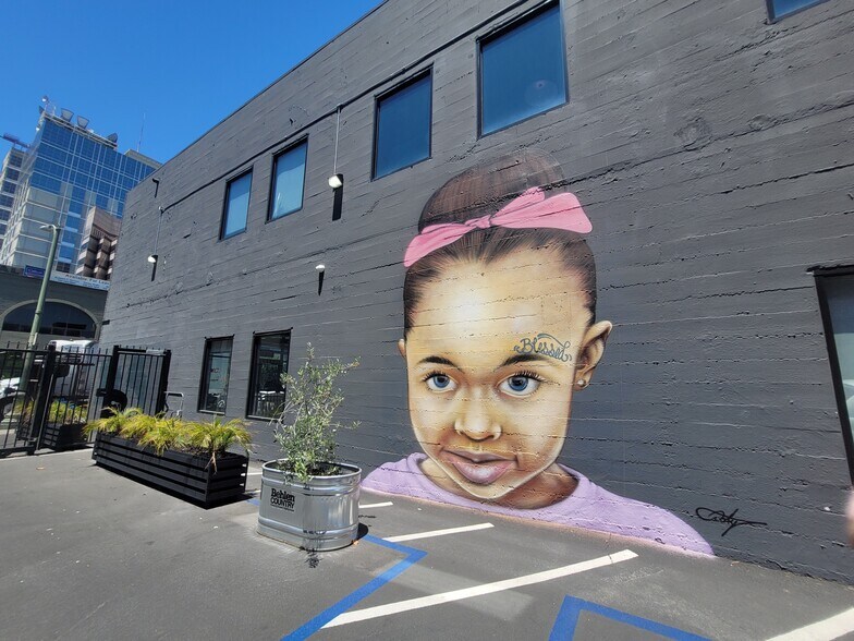 More Photos Of 1528 Webster St, Oakland Office For Lease