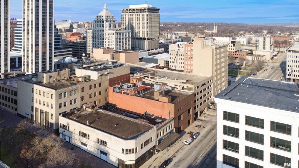 More Photos Of 113 SW Adams St, Peoria Office For Sale