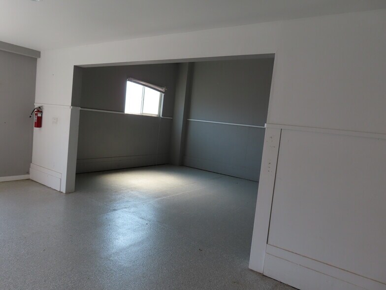 More Photos Of 180 3rd st, Harrisburg Light Manufacturing For Lease