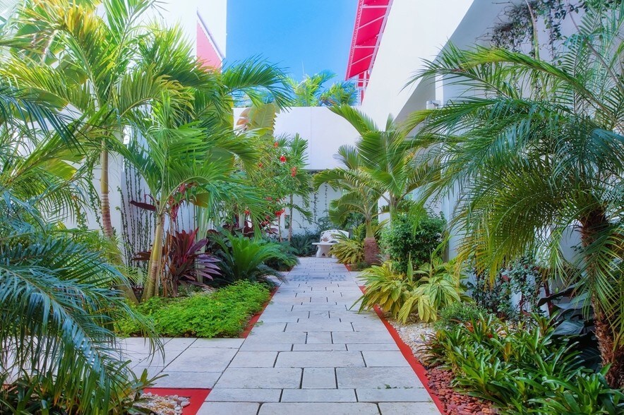 More Photos Of 6950 Cypress Rd, Plantation Coworking Space