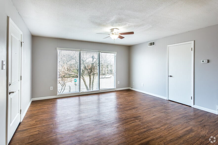 More Photos Of 199 S McLean Blvd, Memphis Apartments For Sale