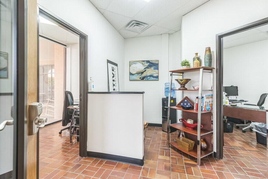 More Photos Of 16333 S Great Oaks Dr, Round Rock Medical For Lease