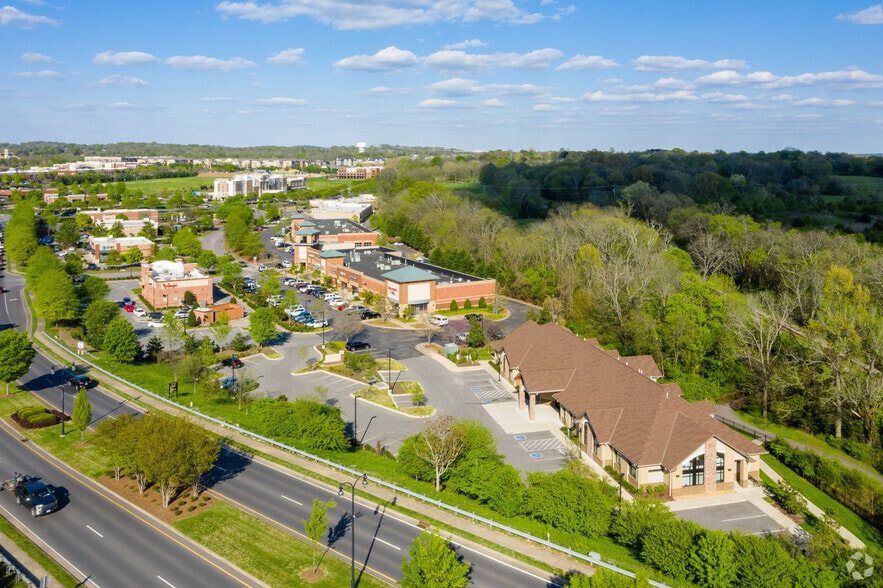 More Photos Of 242 Indian Lake Blvd, Hendersonville Medical For Lease