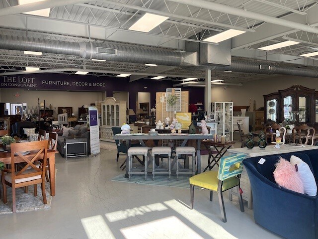 More Photos Of 2221 N Center St, Hickory Storefront Retail Office For Lease