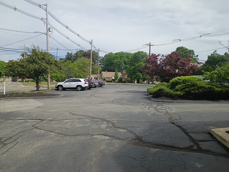 More Photos Of 10 Liberty St, Danvers Office For Sale
