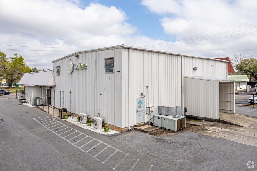 More Photos Of 3119 N Davis St, Pensacola Storefront Retail Office For Sale