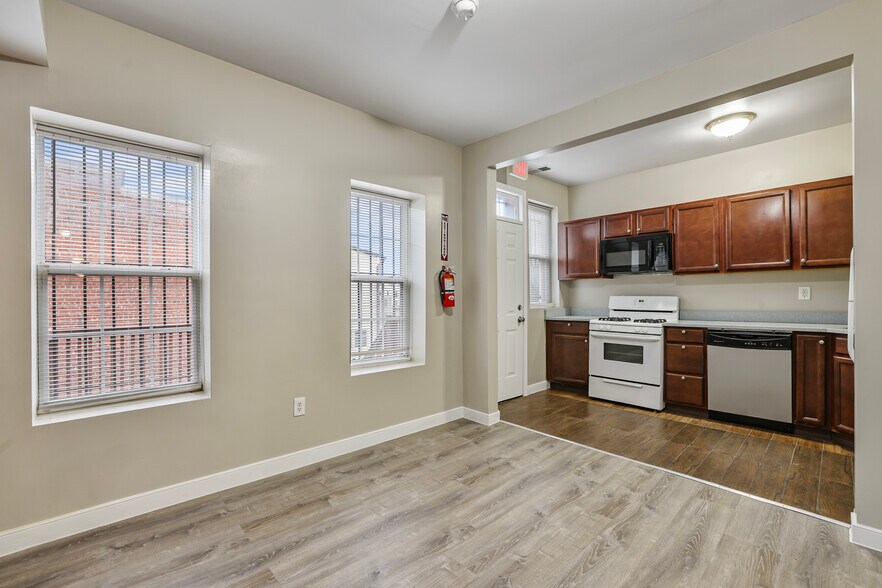 More Photos Of 302 V St NE, Washington Multifamily For Sale