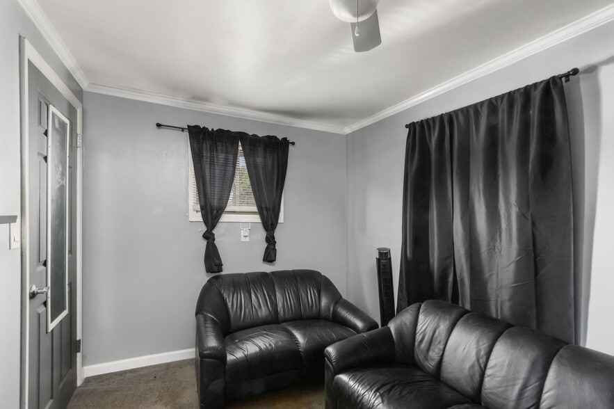 More Photos Of 1662 W Mound St, Columbus Restaurant For Sale