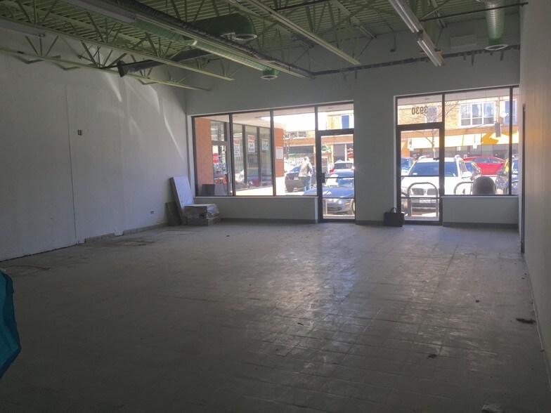 More Photos Of 3928-3930 N Broadway St, Chicago Freestanding For Lease