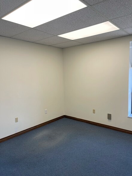 More Photos Of 600 Commerce Dr, Coraopolis Office Residential For Sale