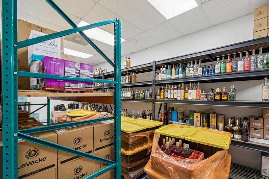 More Photos Of 4633 N 28th St, Saint Petersburg Warehouse For Sale