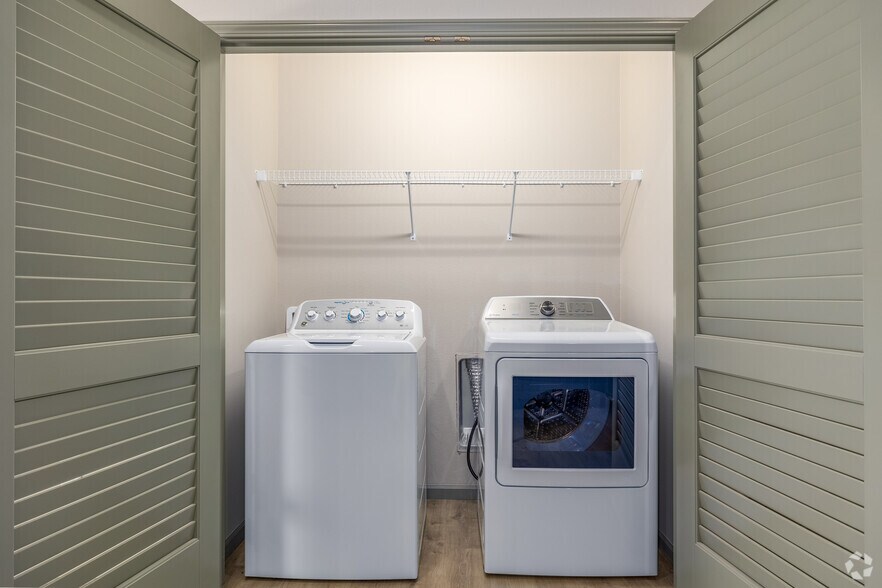 More Photos Of 106 E Greenbriar Dr, Nixa Apartments For Sale