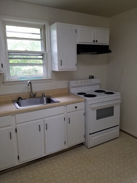 More Photos Of 4 Nicholson Dr, Pasadena Apartments For Sale