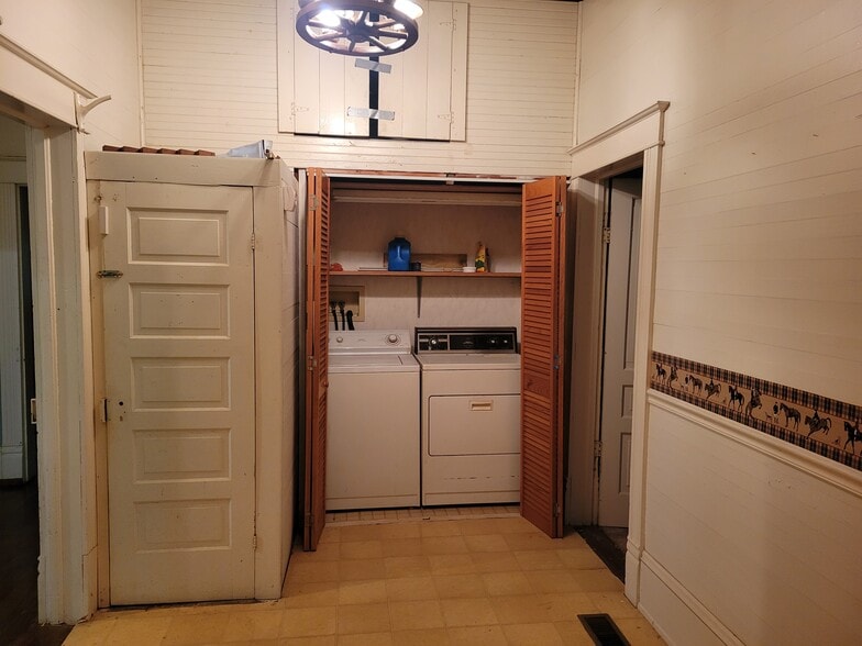 More Photos Of 1110 Hawkins Ave, Sanford Light Manufacturing For Sale