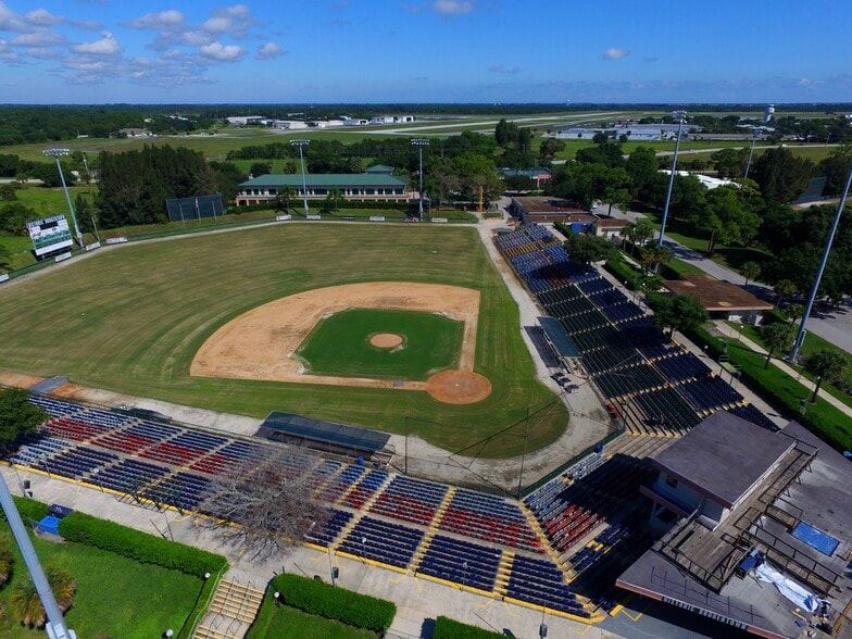 More Photos Of 2045 14th Ave, Vero Beach Office Residential For Sale