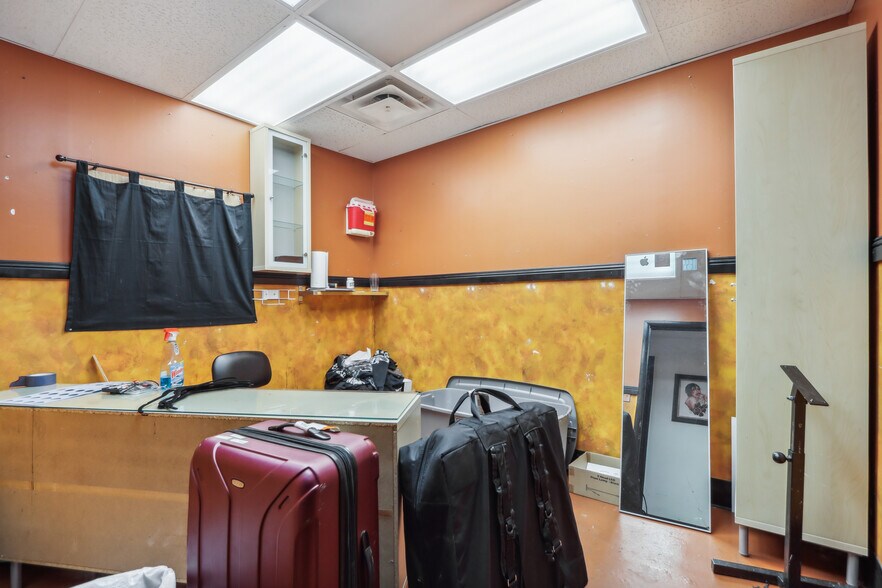 More Photos Of 443 W Main St, Mesa Storefront Retail Office For Sale