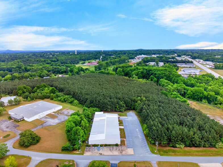 More Photos Of 373 Huntington Rd, Gaffney Warehouse For Lease