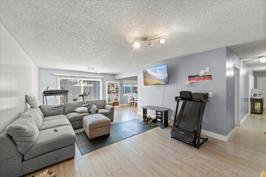 More Photos Of 1442 Gordon St, Redwood City Apartments For Sale