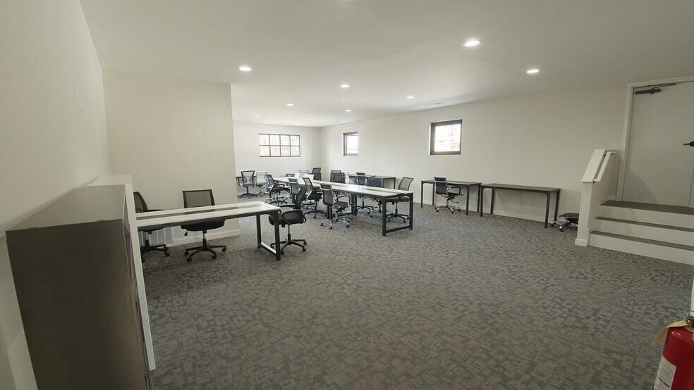 More Photos Of 1740 Grassland Pky, Alpharetta Office For Lease
