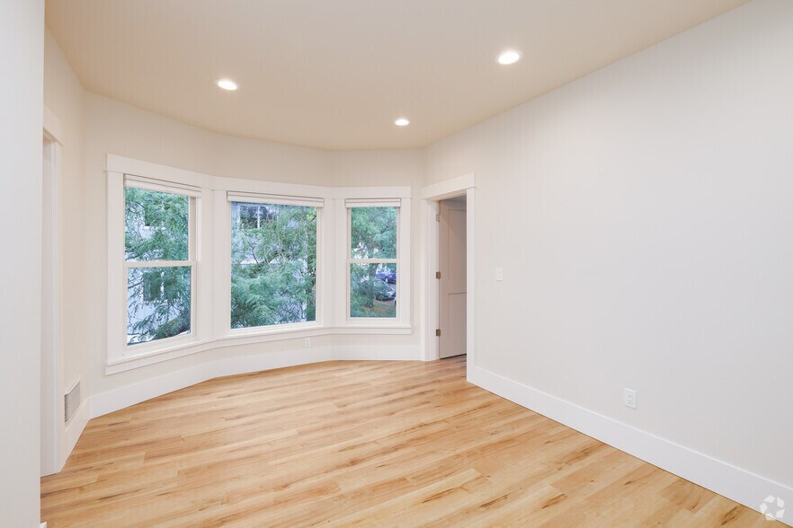 More Photos Of 2123 E James St, Seattle Apartments For Sale