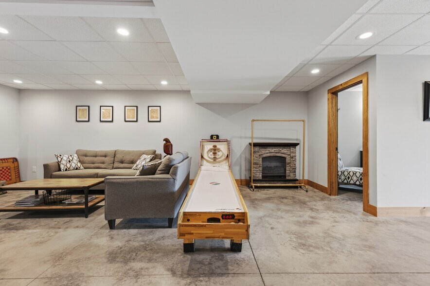 More Photos Of 639 Wagon Wheel Rd, Elk Creek Lodge Meeting Hall For Sale